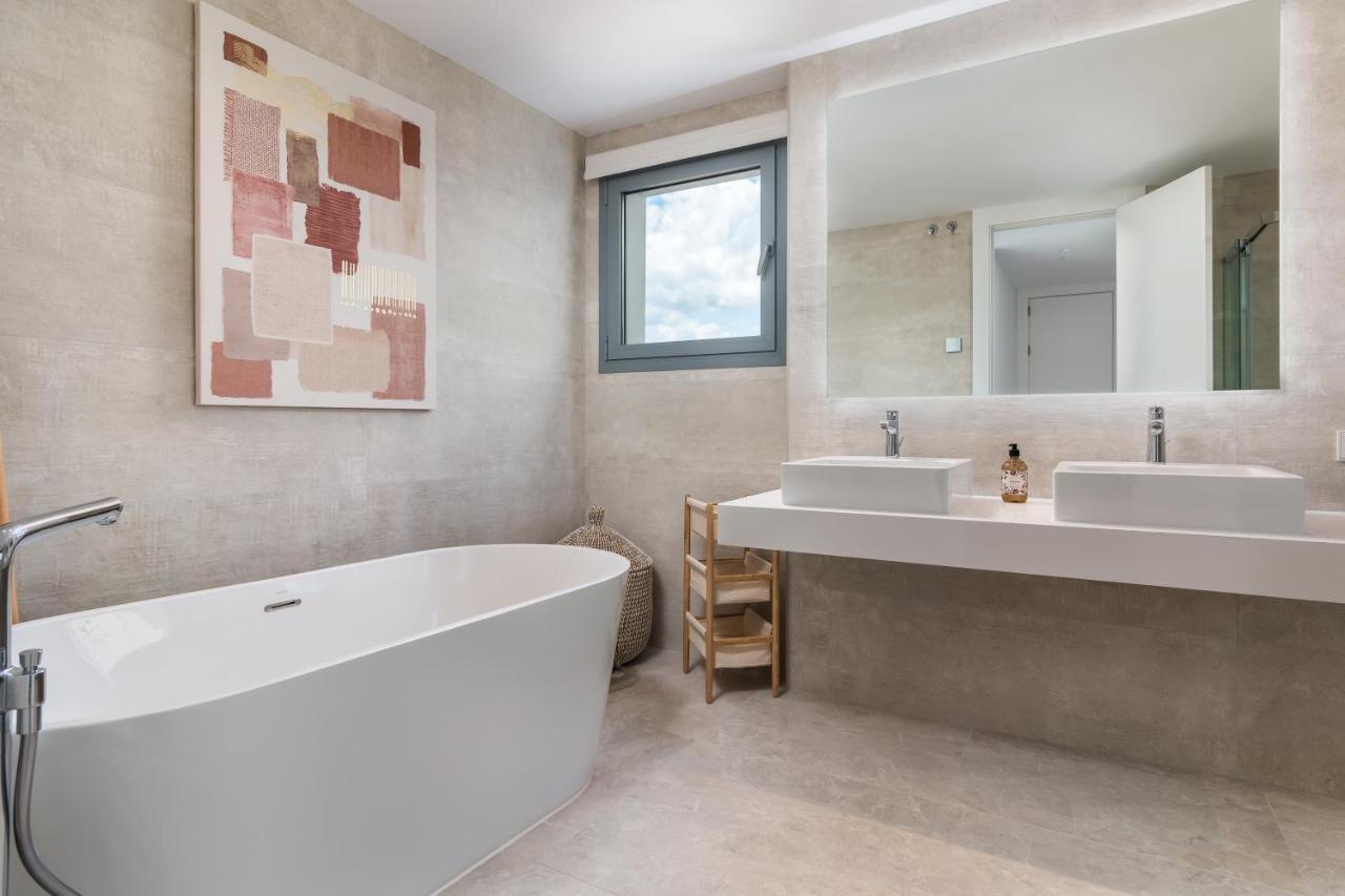 Exclusive New Within Santa Clara And Golf & Country Club Marbella